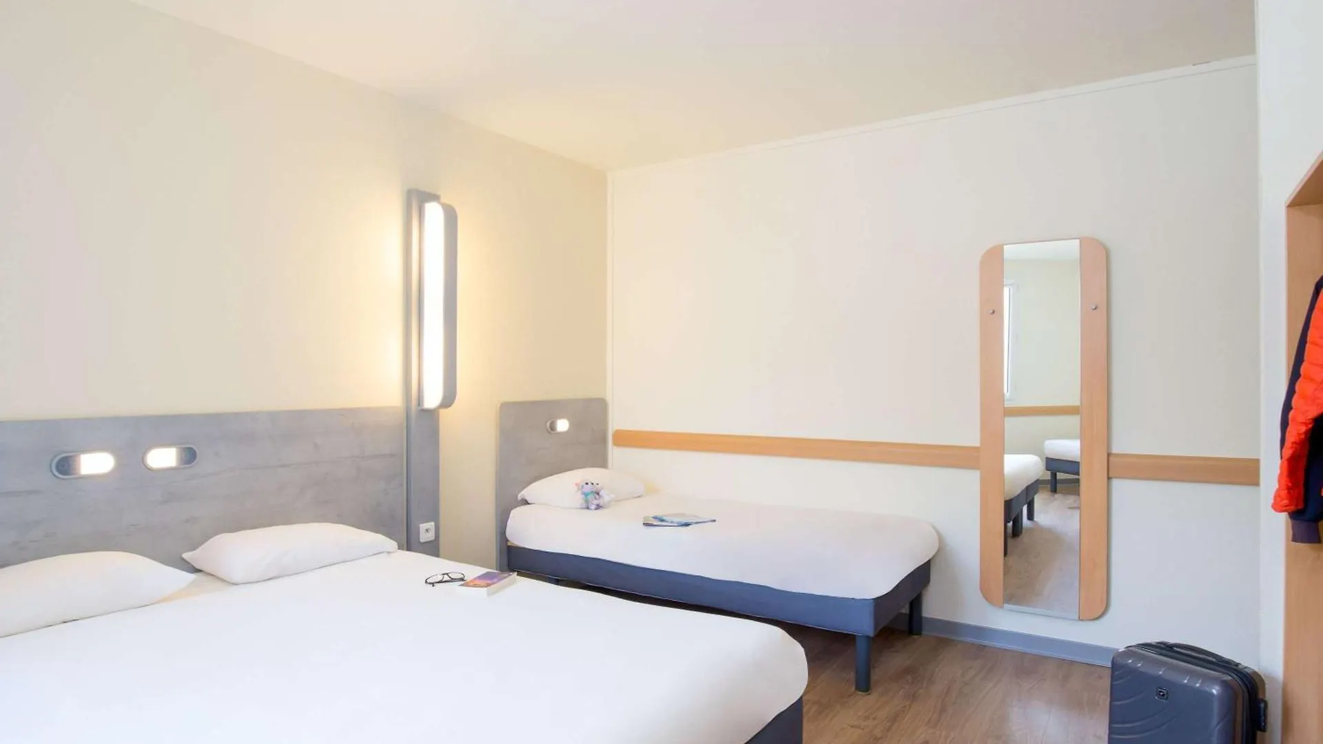 Ibis Budget Aubagne Paluds Agora Hotel