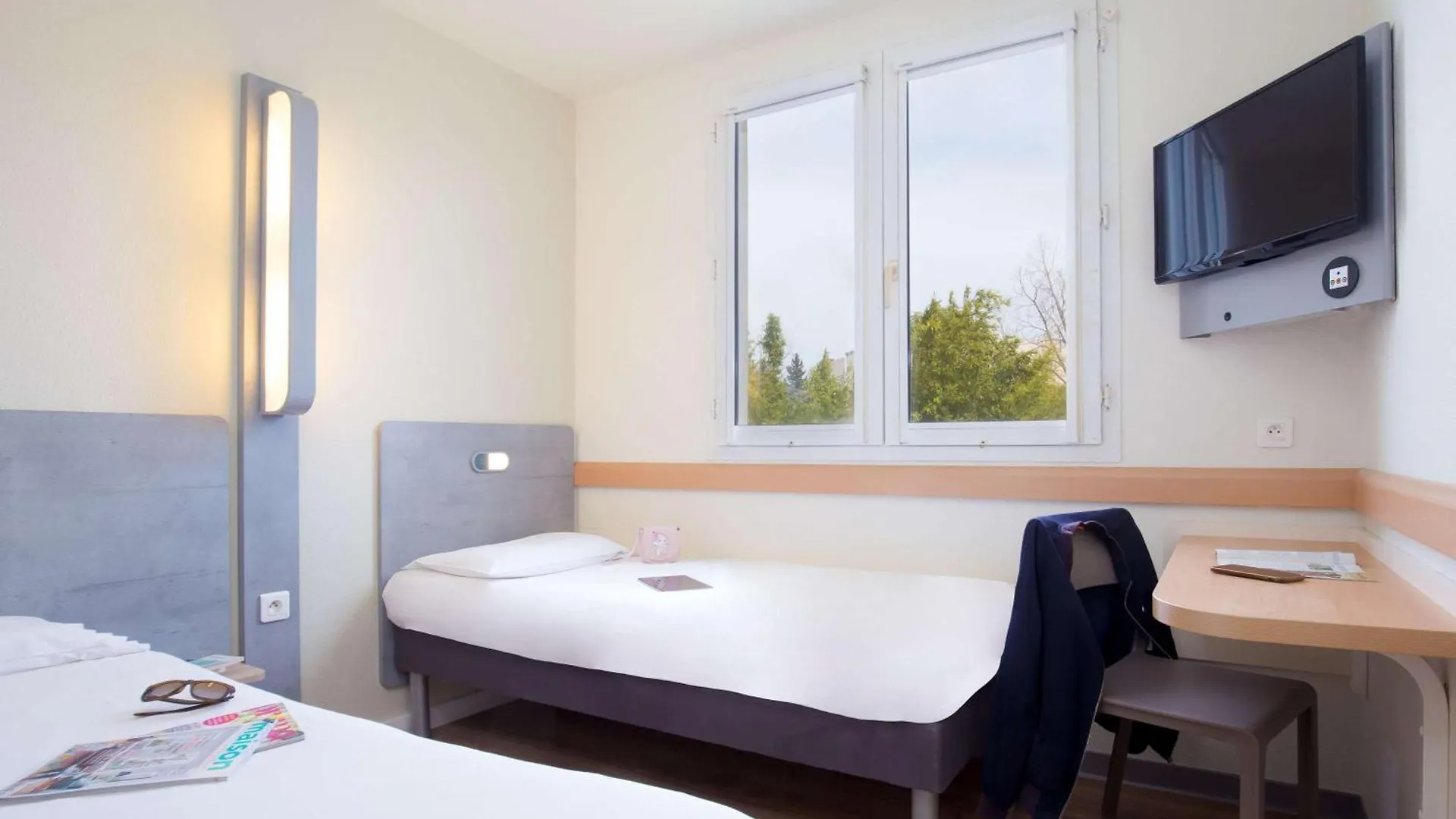 Ibis Budget Aubagne Paluds Agora Hotel