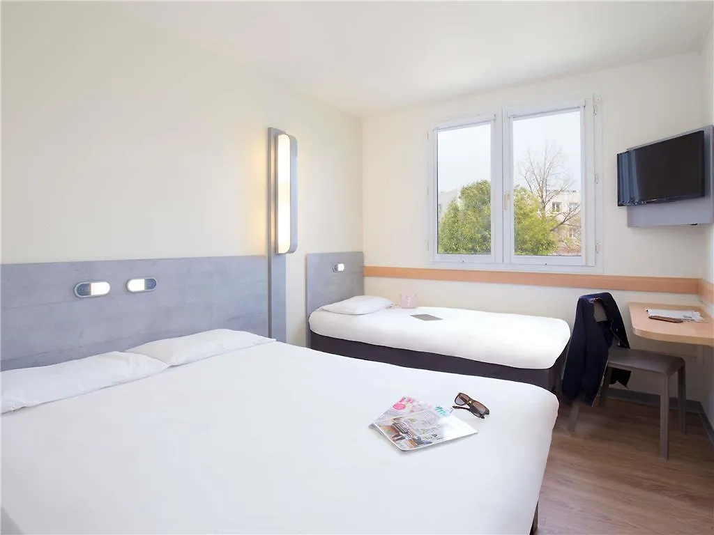 Ibis Budget Aubagne Paluds Agora 2*,  France
