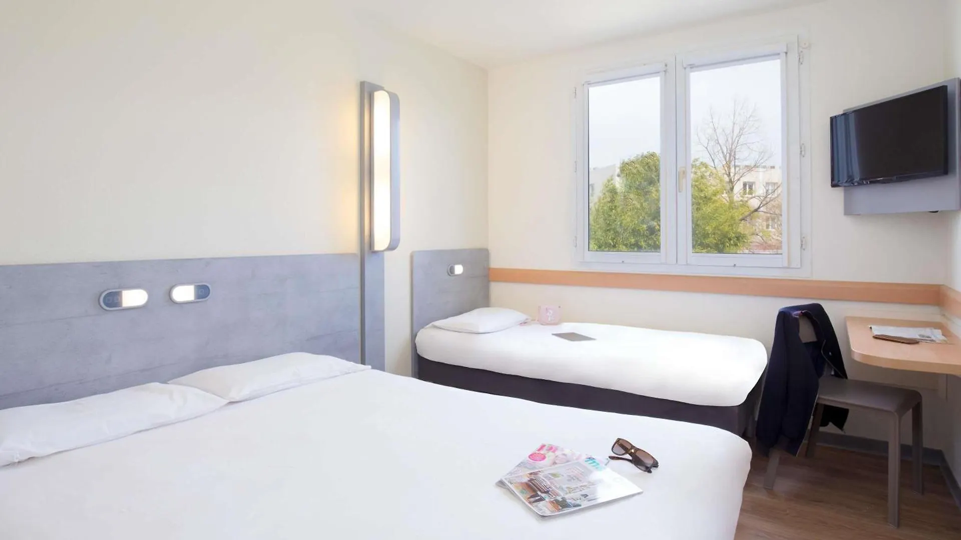 Ibis Budget Aubagne Paluds Agora